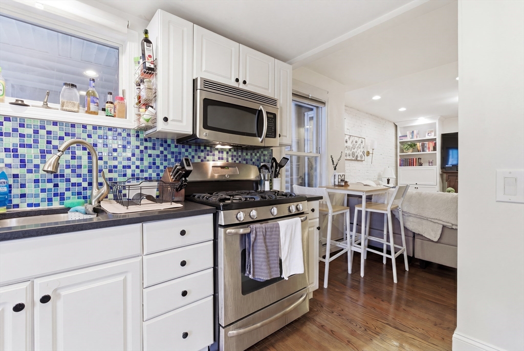 245 West Fifth Street, Unit 4 Boston, MA 02127 - Photo 5 of 27