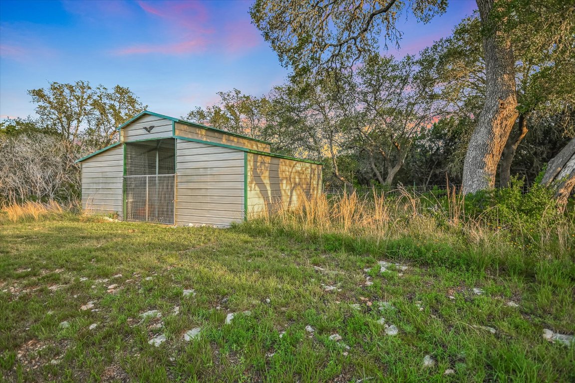 250 Hidden Oaks Road Wimberley, TX 78676 - Photo 32 of 40