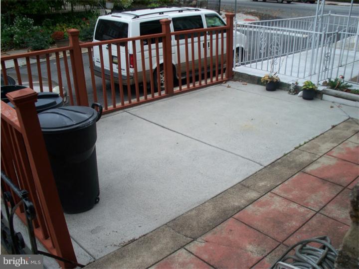 1837 Ashley Road Philadelphia, PA 19126 - Photo 4 of 23 Deck