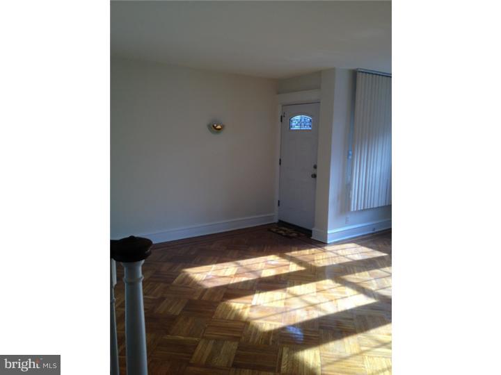 1837 Ashley Road Philadelphia, PA 19126 - Photo 6 of 23 Living Room