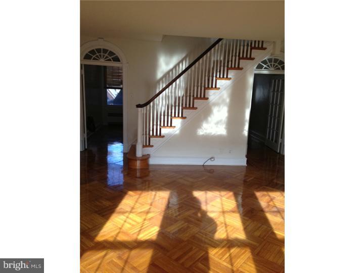 1837 Ashley Road Philadelphia, PA 19126 - Photo 7 of 23 Living Room