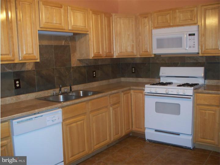 1837 Ashley Road Philadelphia, PA 19126 - Photo 8 of 23 Kitchen
