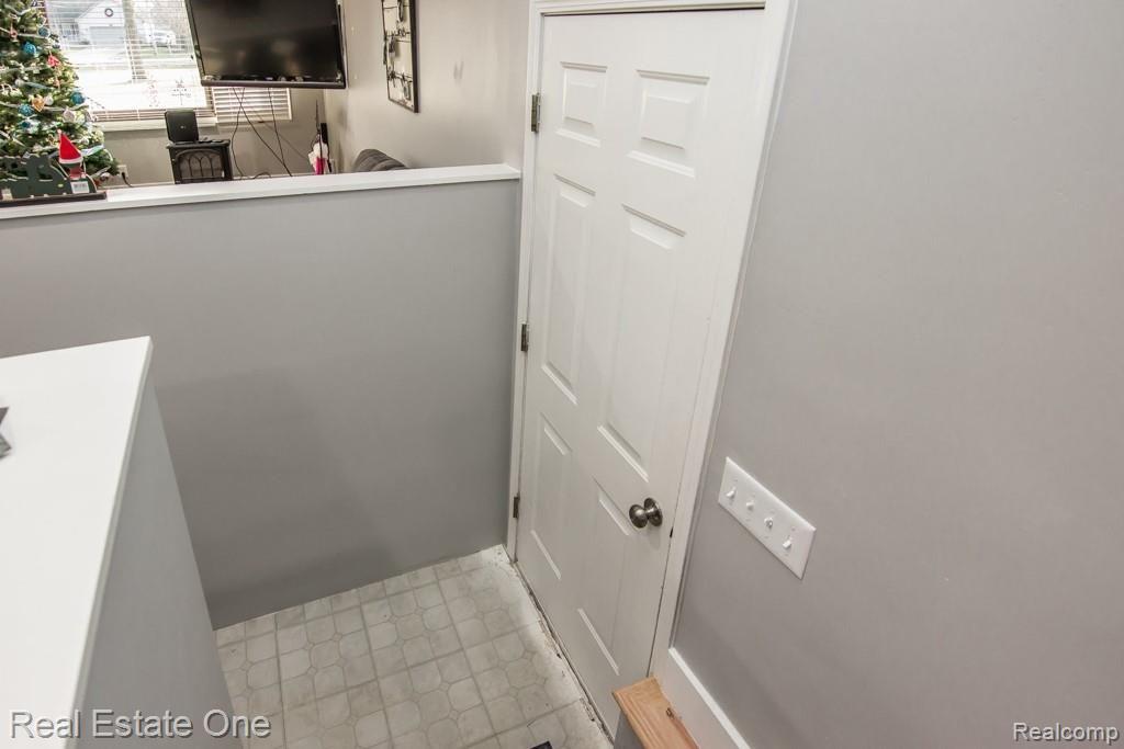 1211 Reid Road Grand Blanc, MI 48439 - Photo 19 of 32 IMG_1814.jpg