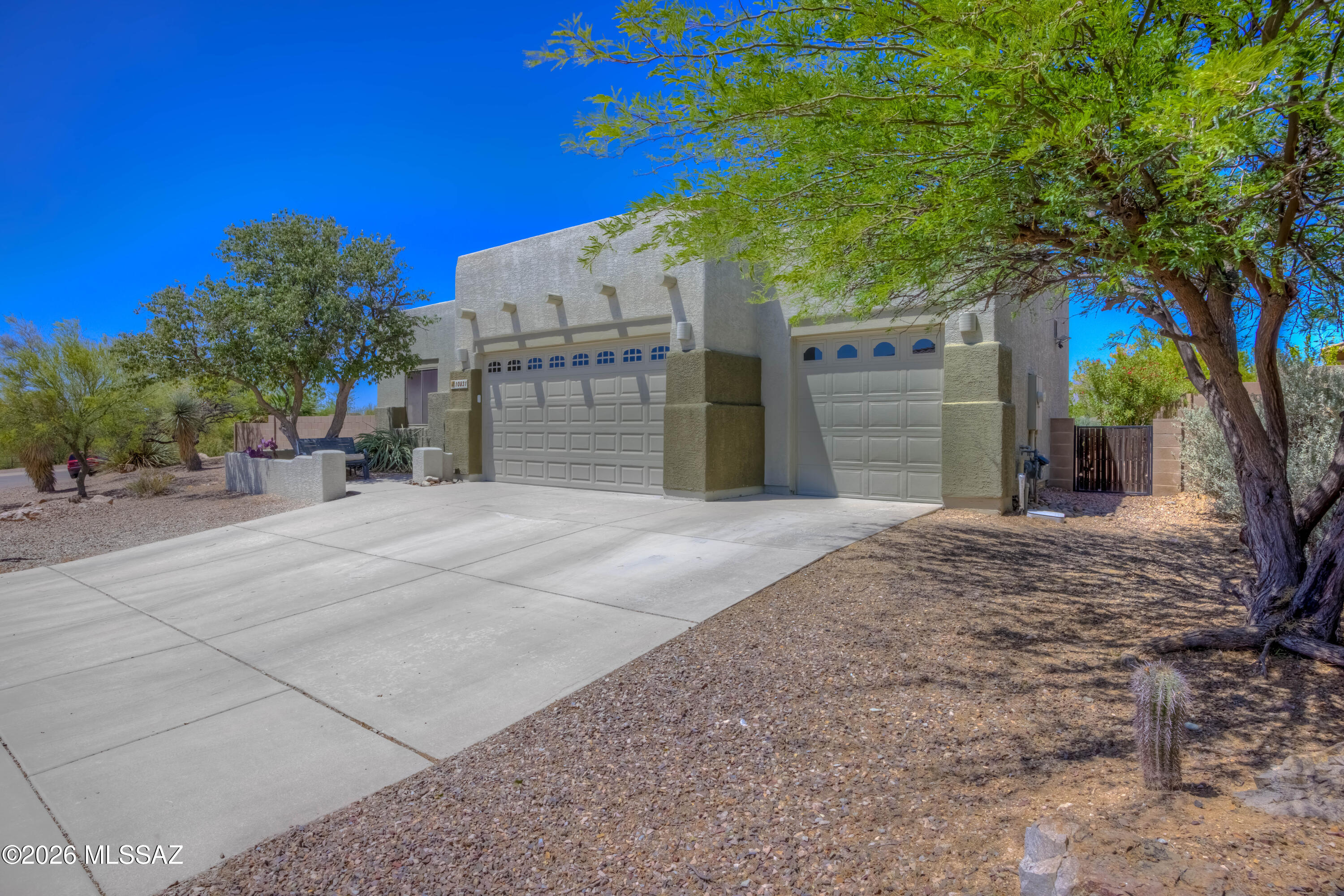 10831 South Heart Break Ridge Place Vail, AZ 85641 - Photo 4 of 41 Front