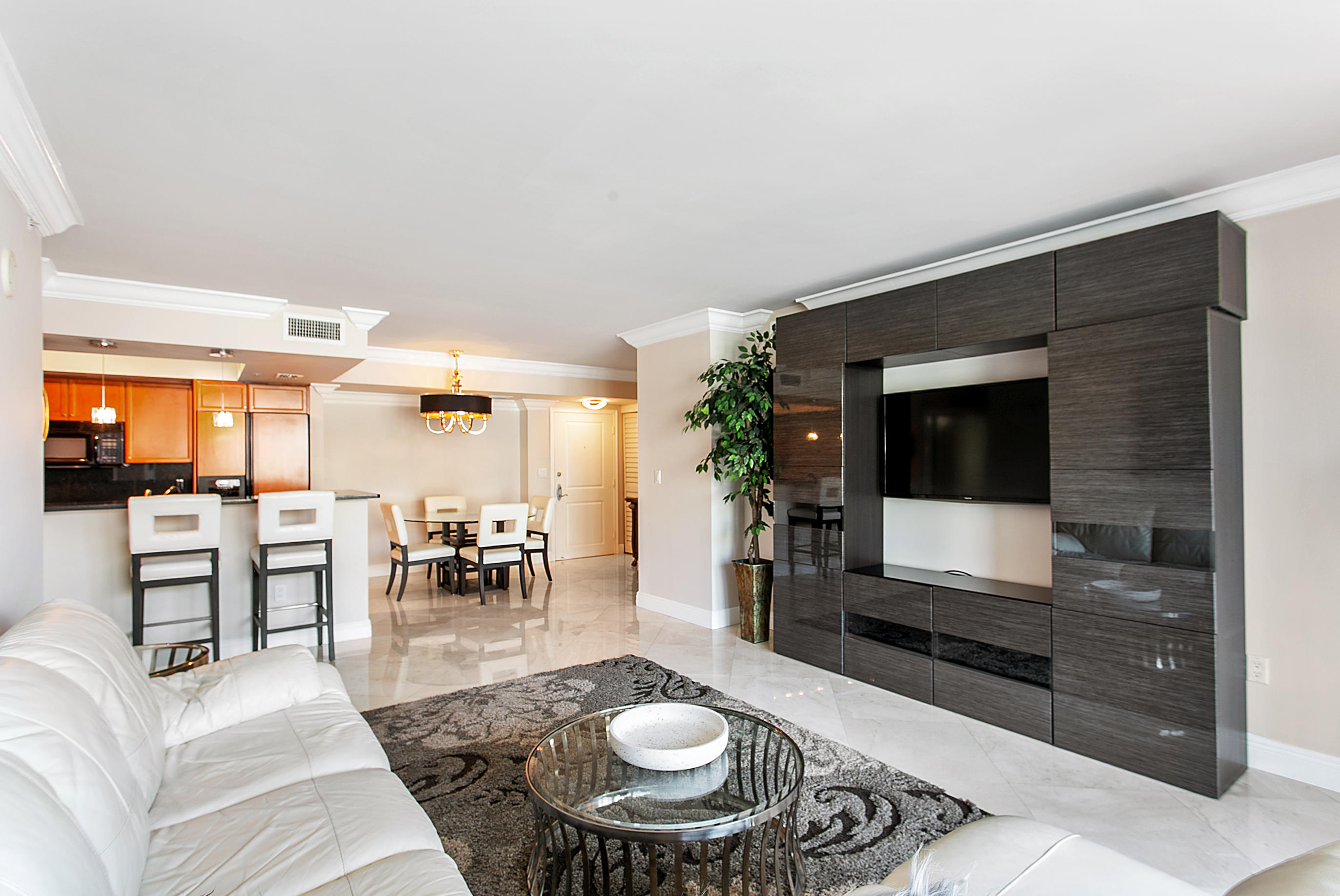 99 Southeast Mizner Boulevard, Unit 846 Boca Raton, FL 33432 - Photo 3 of 12 IMG_9706