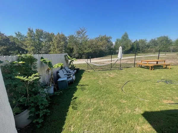 $2,200 | 965 Lady Bird Lane, College Station, TX 77845