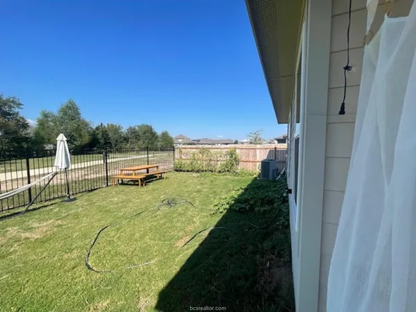 $2,200 | 965 Lady Bird Lane, College Station, TX 77845