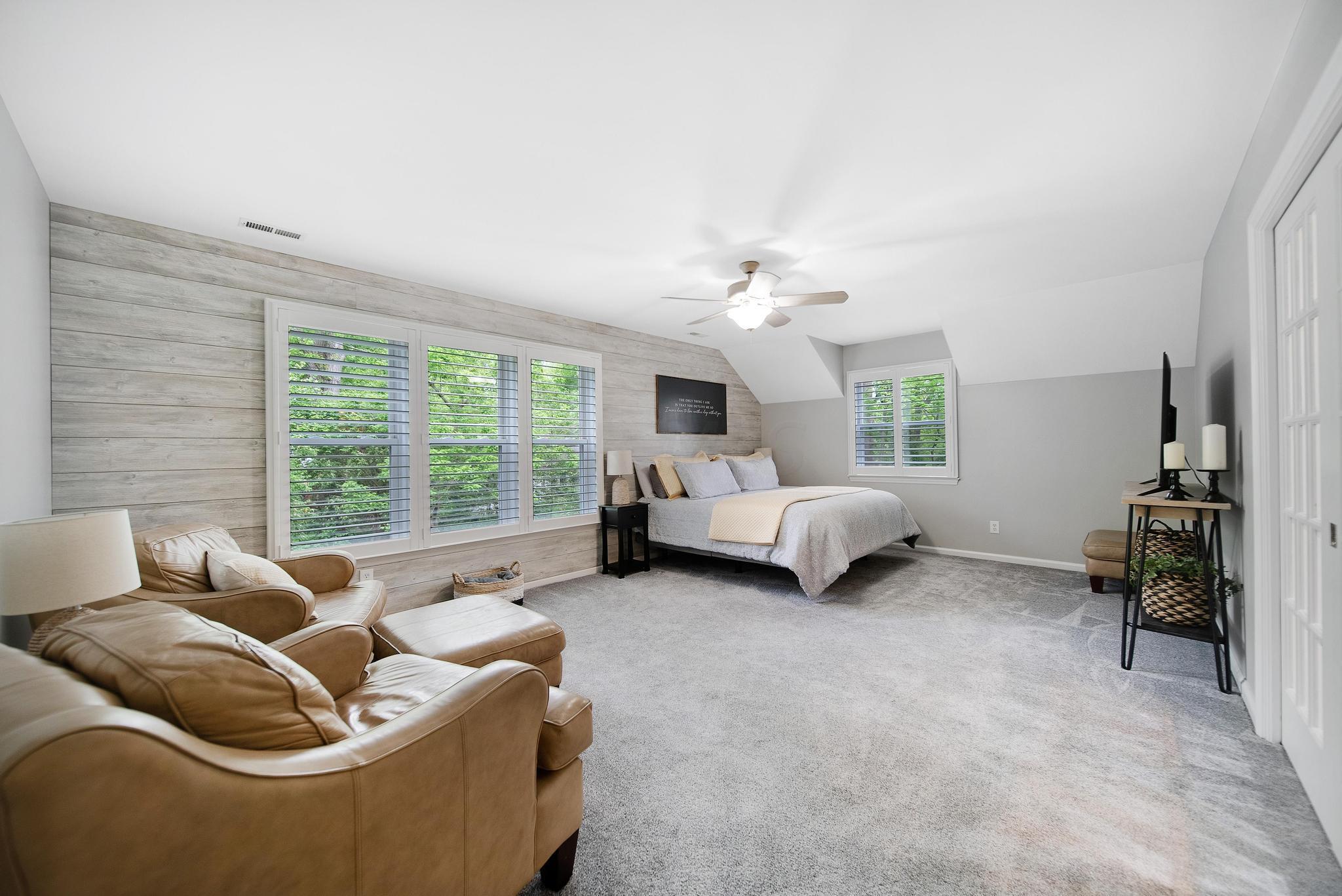 2318 Dorset Road Columbus, OH 43221 - Photo 20 of 45 Spacious 2nd floor primary bedroom