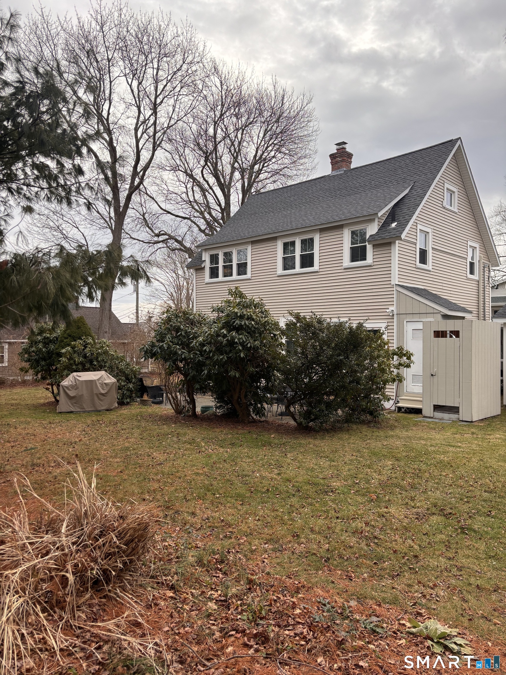 11 Uncas Road East Lyme, CT 06357 - Photo 4 of 28 a view of a house with backyard and garden