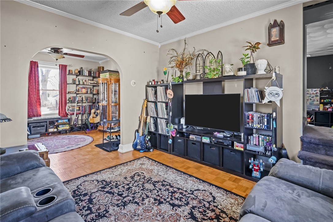 85 Vermont Street Cranston, RI 02920 - Photo 14 of 34
