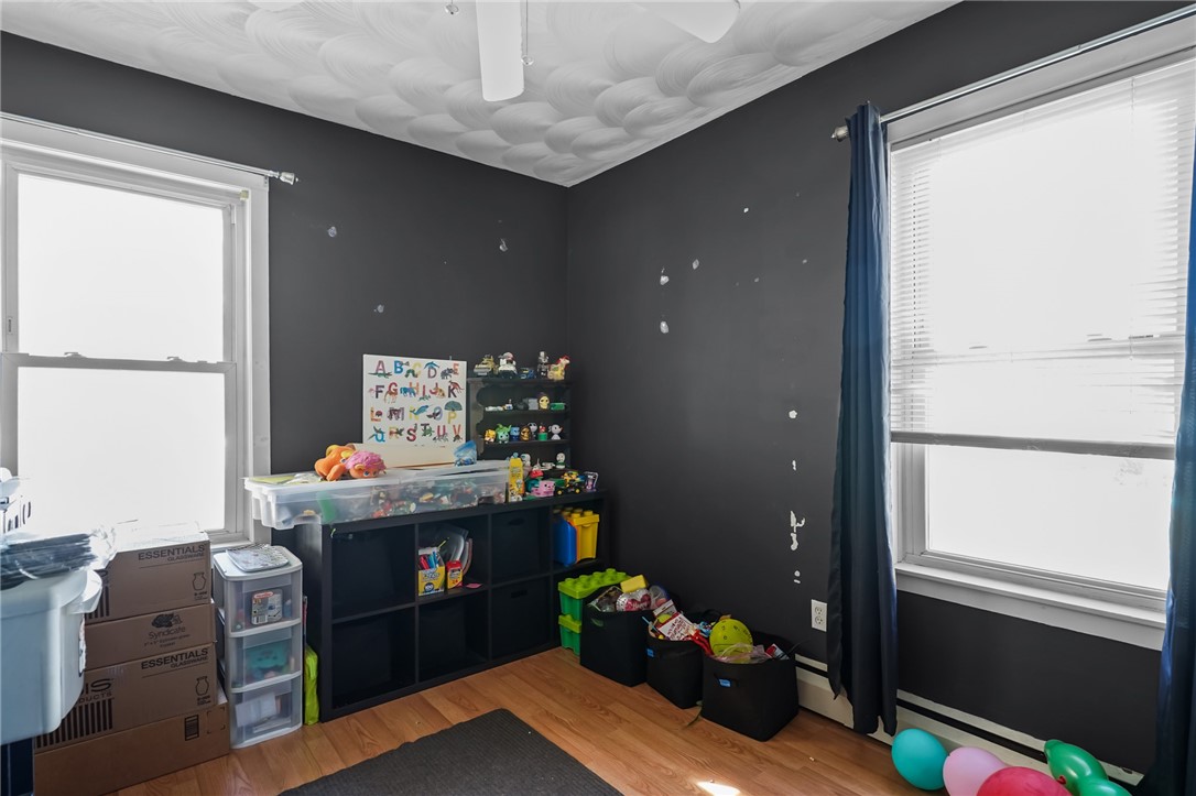 85 Vermont Street Cranston, RI 02920 - Photo 16 of 34