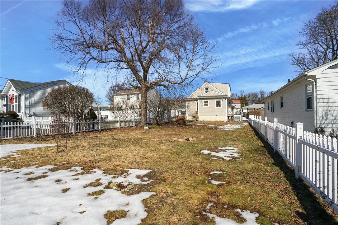 85 Vermont Street Cranston, RI 02920 - Photo 30 of 34