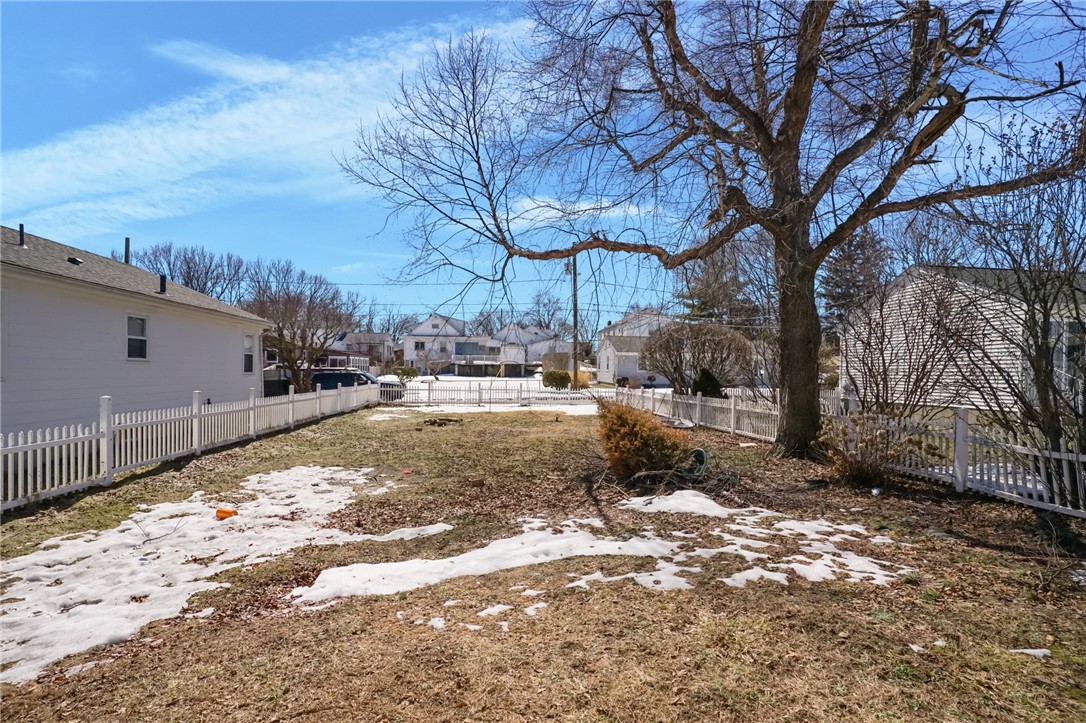 85 Vermont Street Cranston, RI 02920 - Photo 31 of 34