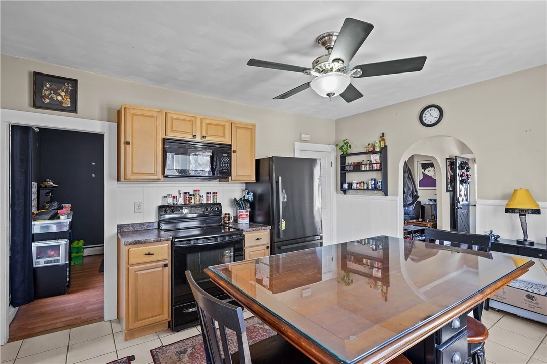 85 Vermont Street Cranston, RI 02920 - Photo 5 of 34