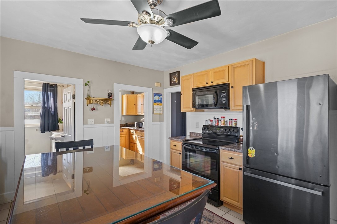 85 Vermont Street Cranston, RI 02920 - Photo 6 of 34