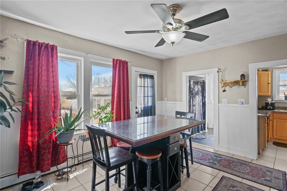 85 Vermont Street Cranston, RI 02920 - Photo 8 of 34