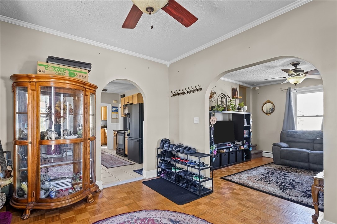 85 Vermont Street Cranston, RI 02920 - Photo 10 of 34