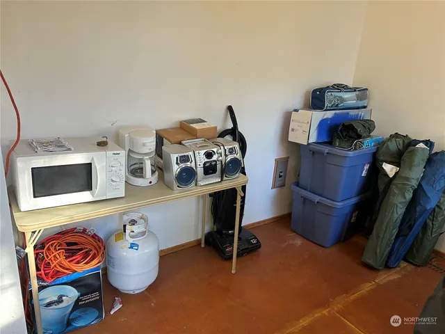 $99,900 | 809 West Herron Boulevard Northwest, Lakebay, WA 98349