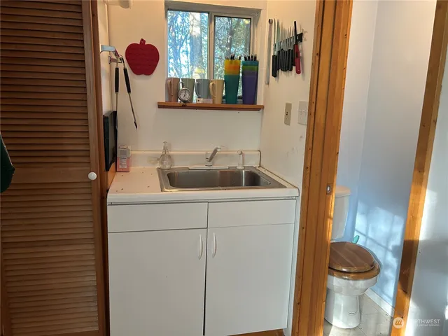 $99,900 | 809 West Herron Boulevard Northwest, Lakebay, WA 98349