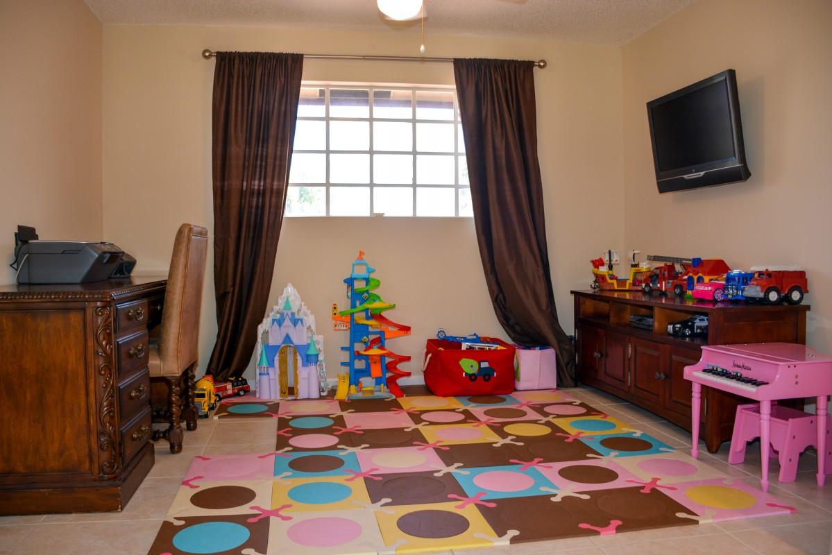 23222 L L'Ermitage Circle Boca Raton, FL 33433 - Photo 21 of 34 LOFT / PLAYROOM