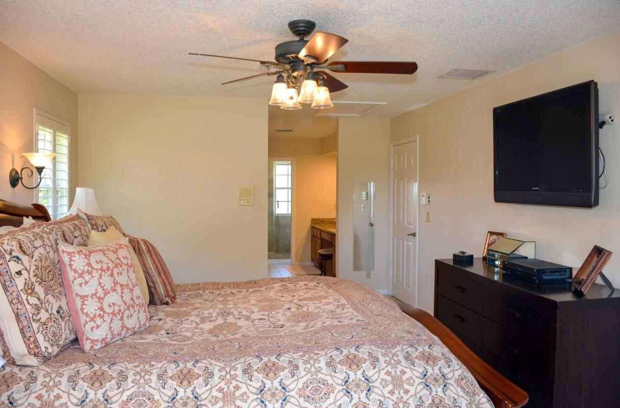 23222 L L'Ermitage Circle Boca Raton, FL 33433 - Photo 22 of 34 MASTER BEDROOM