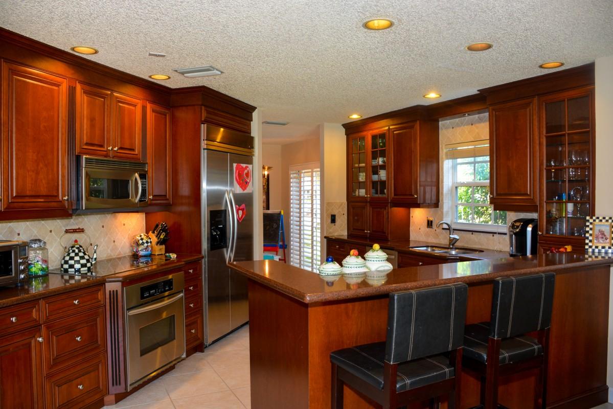 23222 L L'Ermitage Circle Boca Raton, FL 33433 - Photo 5 of 34 KITCHEN