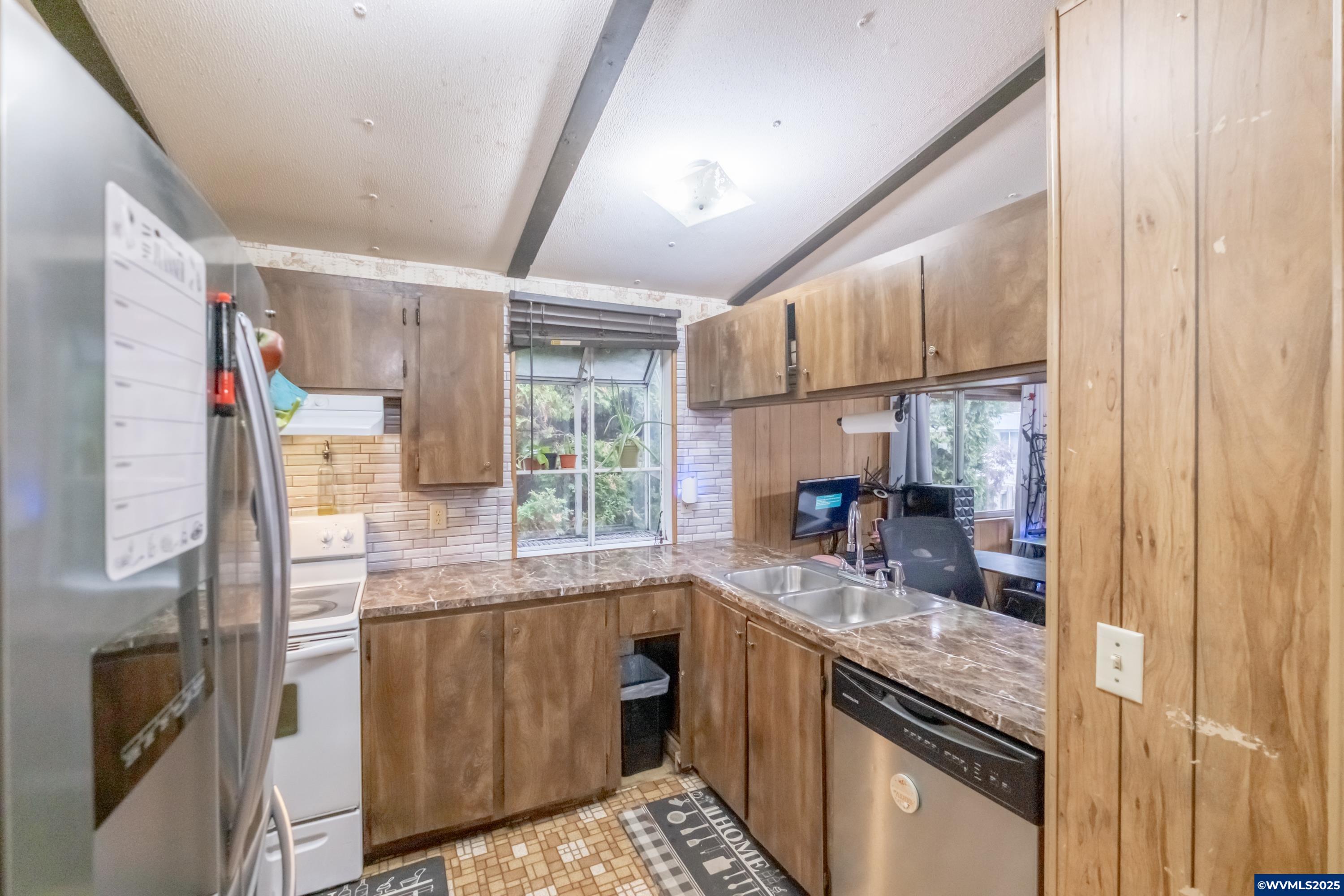 141 South 17th Street, Unit 44 Independence, OR 97351 - Photo 10 of 25