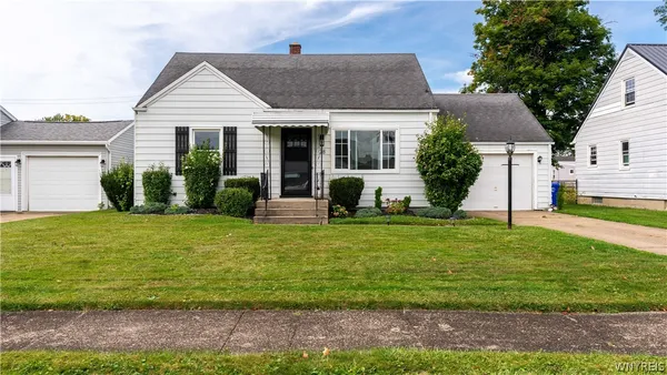 $224,900 | 28 Singer Drive, West Seneca, NY 14224