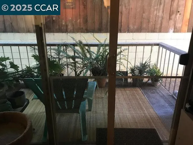 $2,100 | 590 El Dorado Avenue, Oakland, CA 94611