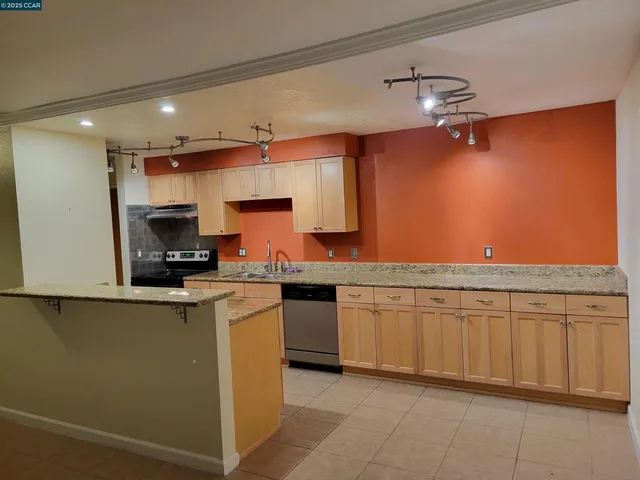 $2,100 | 590 El Dorado Avenue, Oakland, CA 94611