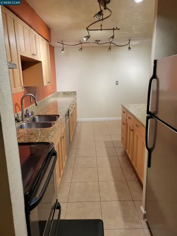$2,100 | 590 El Dorado Avenue, Oakland, CA 94611
