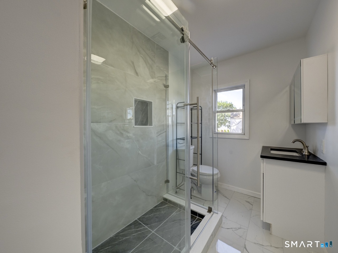 16 Shoreham Road New Haven, CT 06512 - Photo 31 of 40