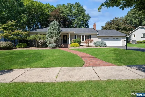 $5,950 | 601 Iroquois Street, Oradell, NJ 07649