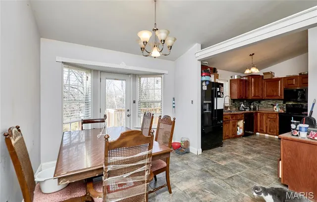 $295,000 | 80 Village Cir Drive, Winfield, MO 63389