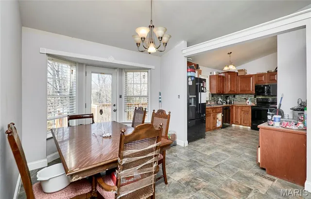 $295,000 | 80 Village Cir Drive, Winfield, MO 63389