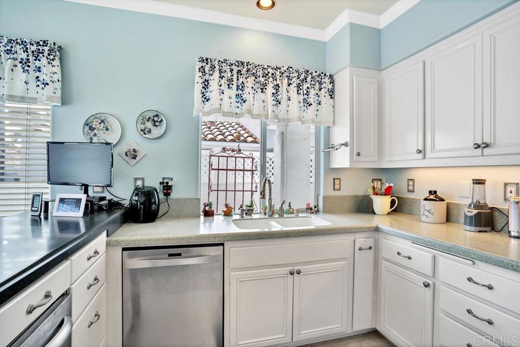 4617 Cyrus Way Oceanside, CA 92056 - Photo 5 of 63