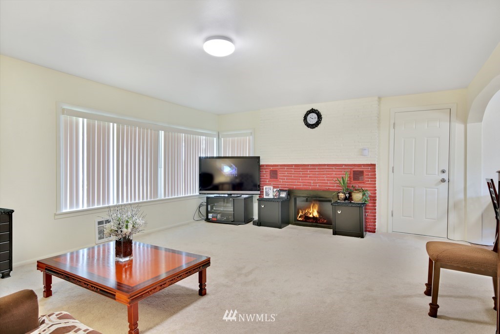 10617 Sales Road South Tacoma, WA 98444 - Photo 4 of 18 Gallery Image 4