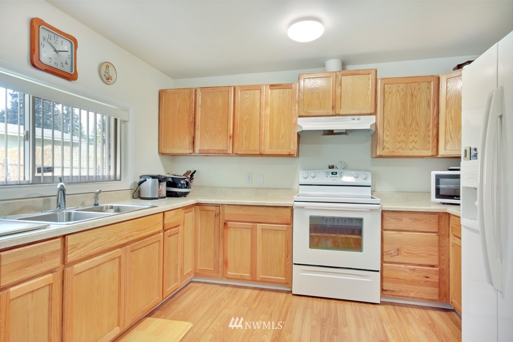 10617 Sales Road South Tacoma, WA 98444 - Photo 8 of 18 Gallery Image 8