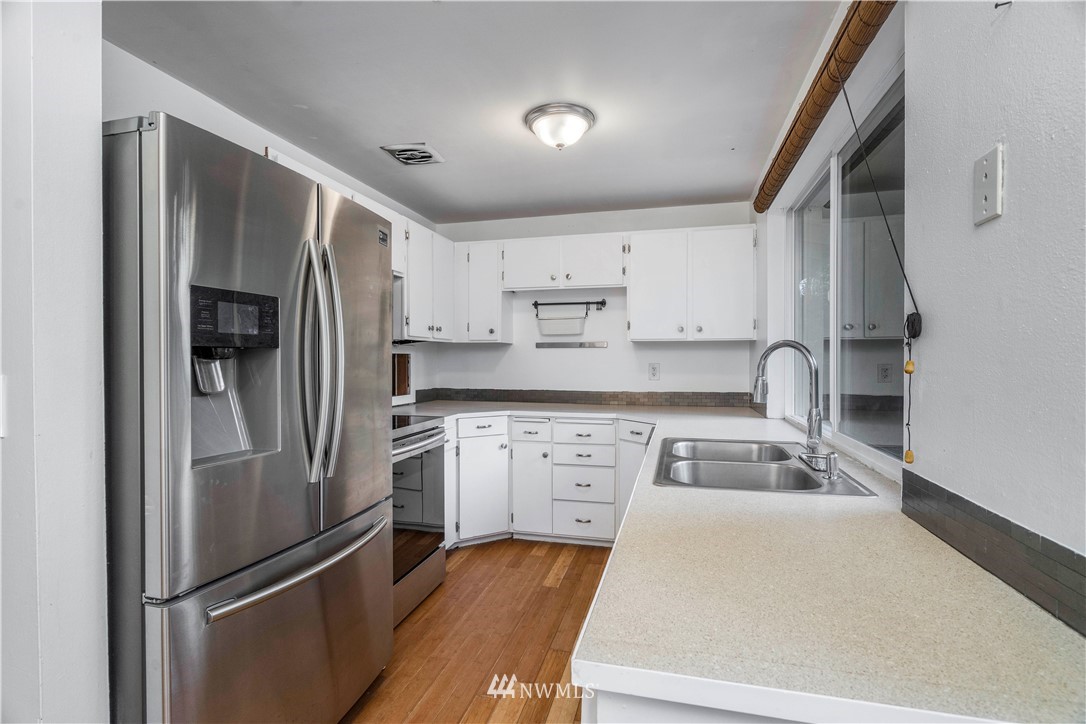31519 53rd Avenue Southwest Federal Way, WA 98023 - Photo 10 of 27