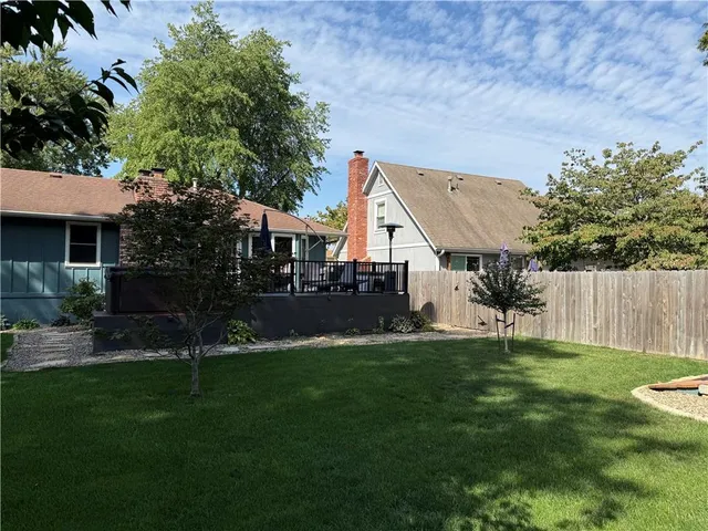 $330,000 | 124 Southwest 27th Street, Blue Springs, MO 64015