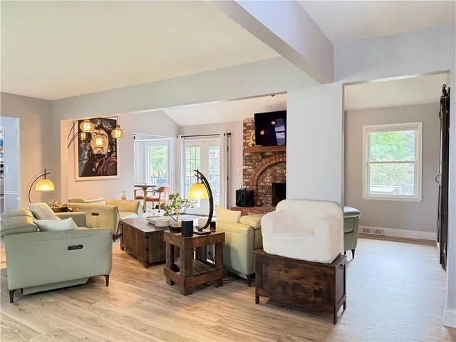 $330,000 | 124 Southwest 27th Street, Blue Springs, MO 64015