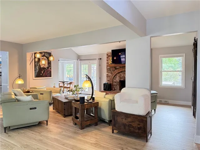 $330,000 | 124 Southwest 27th Street, Blue Springs, MO 64015