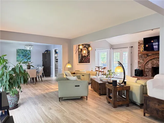 $330,000 | 124 Southwest 27th Street, Blue Springs, MO 64015