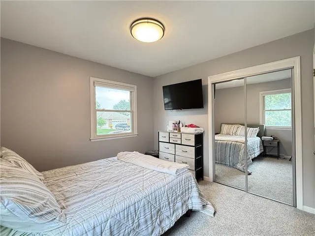 $330,000 | 124 Southwest 27th Street, Blue Springs, MO 64015