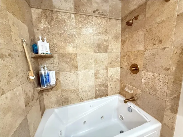 $330,000 | 124 Southwest 27th Street, Blue Springs, MO 64015