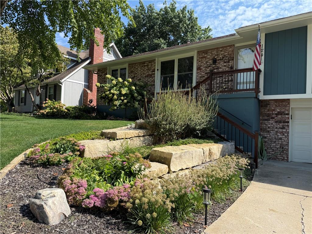 124 Southwest 27th Street Blue Springs, MO 64015 - Photo 5 of 46