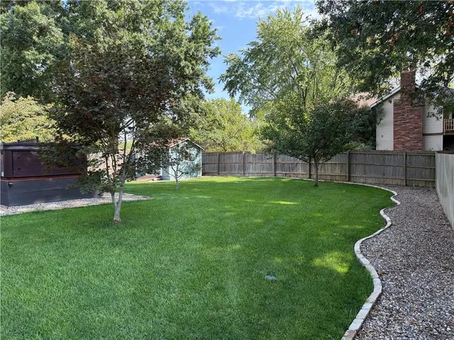 $330,000 | 124 Southwest 27th Street, Blue Springs, MO 64015