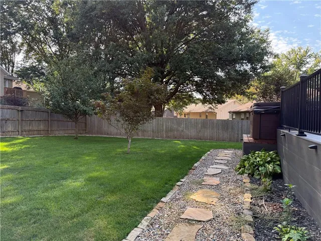 $330,000 | 124 Southwest 27th Street, Blue Springs, MO 64015