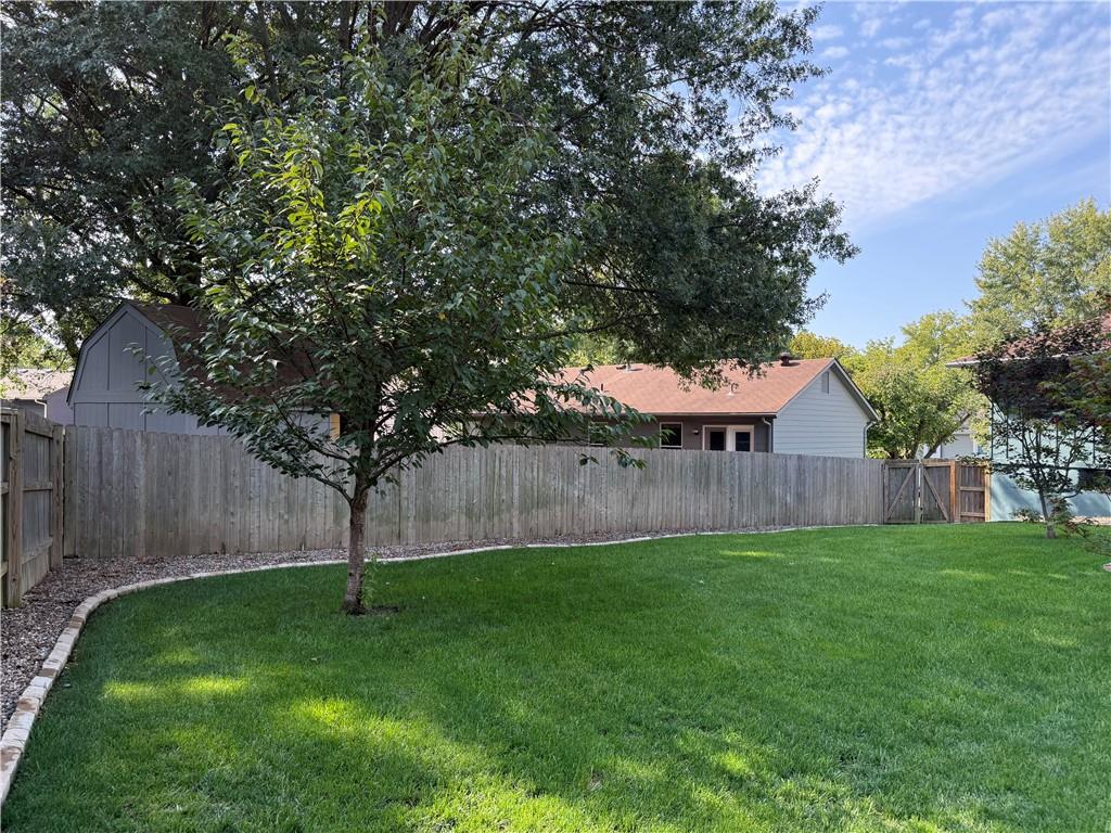 124 Southwest 27th Street Blue Springs, MO 64015 - Photo 10 of 46