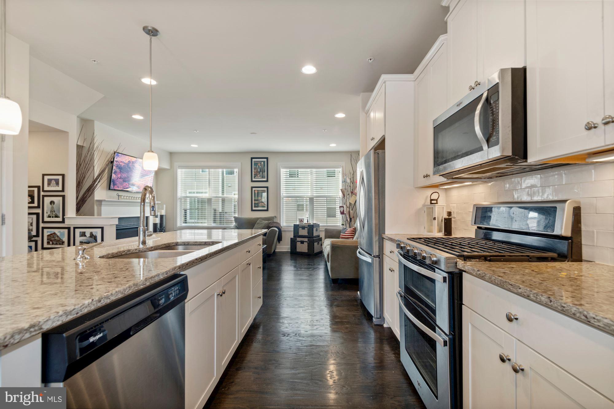 12604 Layhill Road Silver Spring, MD 20906 - Photo 9 of 29 Granite Counter Tops & Stainless Steel Appliances